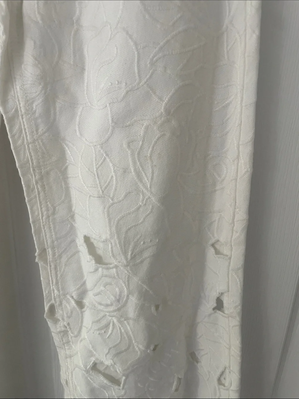 Alice + Olivia White Eyelet Jeans with Red Stitch Accents - Picture 11 of 14